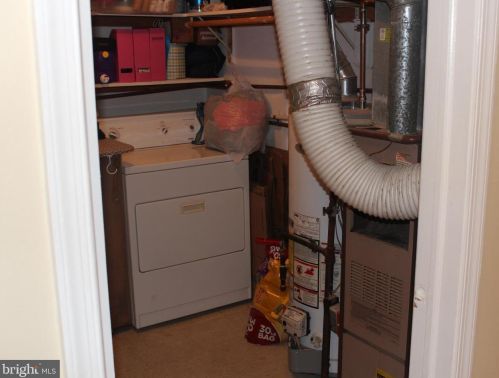 11 Chamberlin Ct, Trenton NJ 08648-2622 exterior