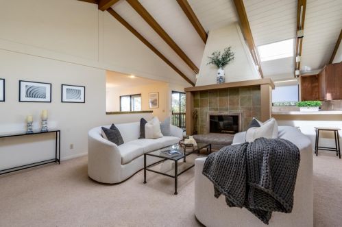 1025 Sombrero Rd, Pebble Beach, CA 93953-2724