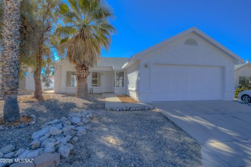 5125 Condor Dr, Tucson, AZ 85742-9407