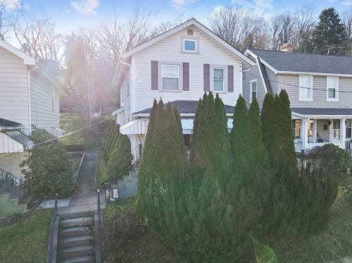 708 Hiland Ave, Moon Twp, PA 15108-1705