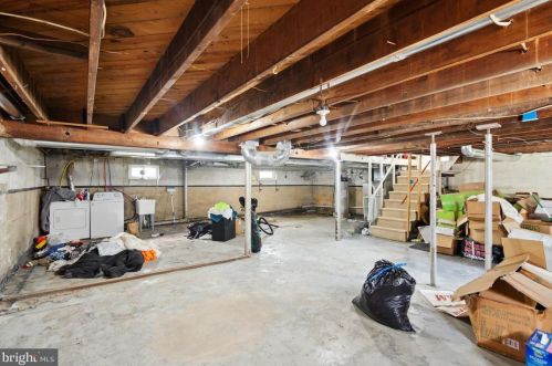 555 Greenwich Ave, West Deptford NJ  08066-1166 exterior