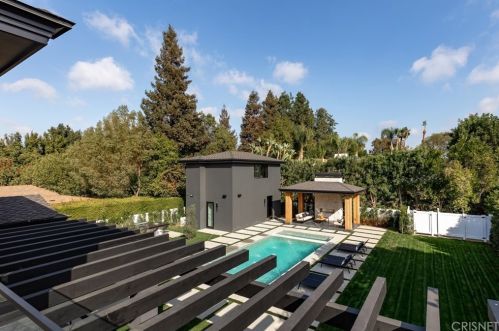 4508 Haskell Ave, Van Nuys CA  91436-3148 exterior