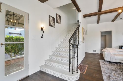 2824 Chatsworth Blvd, San Diego CA  92106-1462 exterior