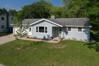 1617 Hillcrest Dr, Kaukauna WI  54130-2938 exterior