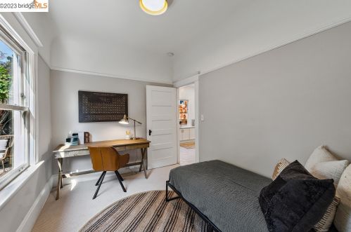 4143 Howe St, Oakland CA 94611-5117 exterior