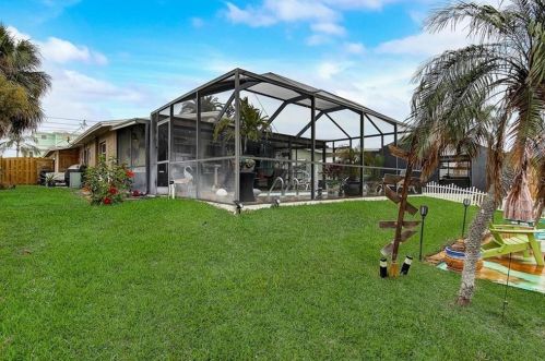 4046 Floramar Ter, New Port Richey FL 34652-3167 exterior