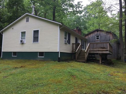 63 Ames Cir, Hallton, PA 15860-6301