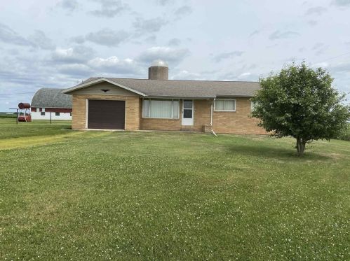 614 Hall Dr, Stetsonville, WI 54480