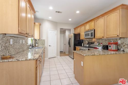 23721 Stagecoach Way, Santa Clarita CA  91354-0722 exterior