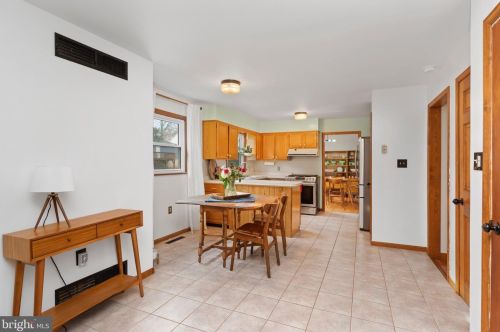 63 Fairway Dr, Camp Hill PA  17011-2065 exterior