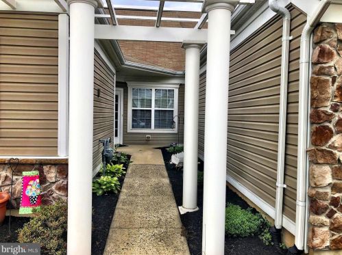 99 Sparrow Dr, Trenton, NJ 08690-2463