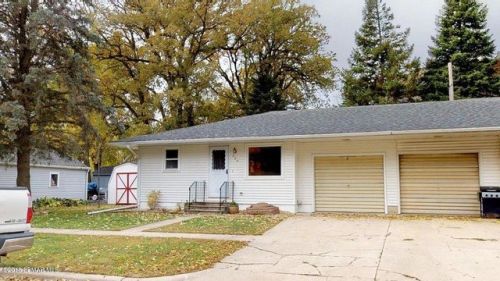 204 Oak St, Red Rock, MN 55918-9011