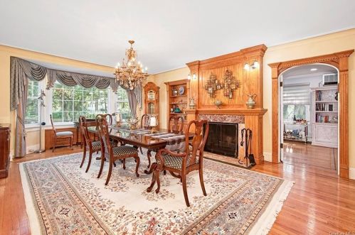 282 Ridgeway, White Plains NY  10605-4113 exterior