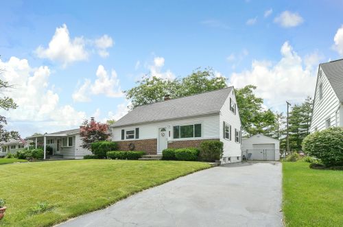 4299 Ashgrove Dr, Darbydale, OH 43123-3501
