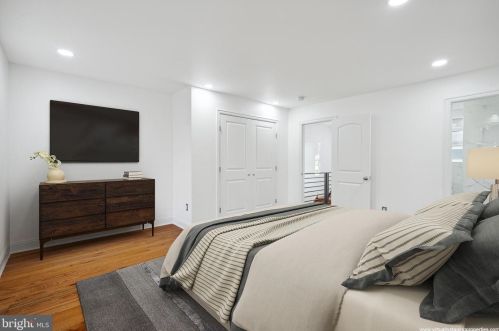 312 Manton St, Philadelphia PA  19147-5213 exterior