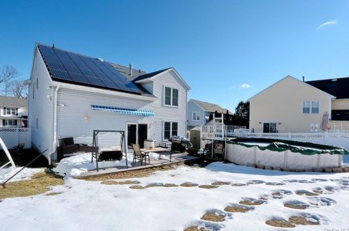 27 Larkin Ln, Garnerville NY  10923-1536 exterior