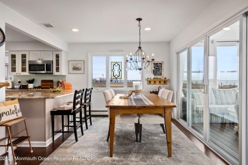 1600 Bch Blvd, Lacey NJ  08731-5031 exterior