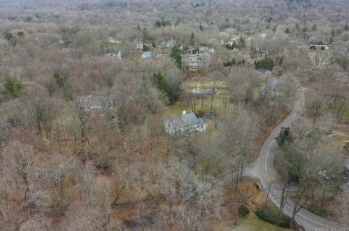 101 Comstock Hill Rd, New Canaan, CT 06840-5221