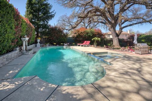 8534 Arcade Oaks Ct, Citrus Heights, CA 95662-6011