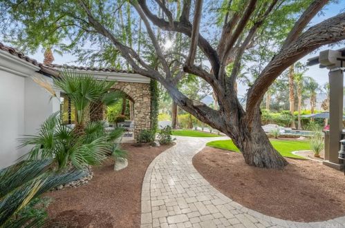 12 Clancy Ln, Rancho Mirage CA  92270-4501 exterior