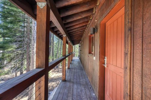 11129 Northwoods Blvd, Truckee, CA 96161-6047