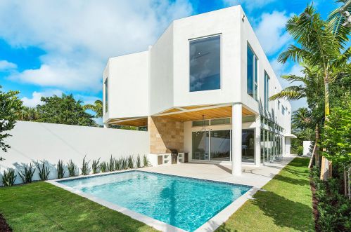 724 Lake Ave, Delray Beach FL  33483-5928 exterior
