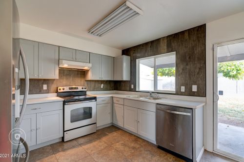 17853 35th Ave, Phoenix AZ 85053-1017 exterior