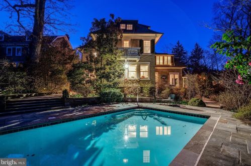 3136 Newark St, Washington, DC 20008-3395