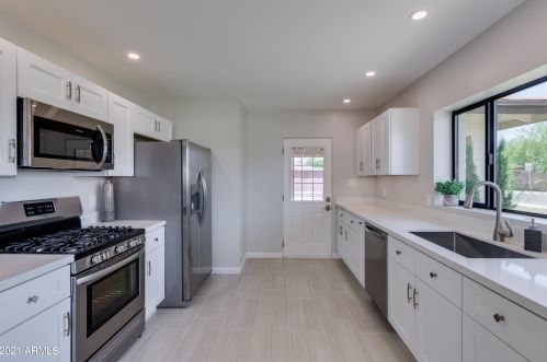 2902 18th Ave, Phoenix AZ  85015-6118 exterior