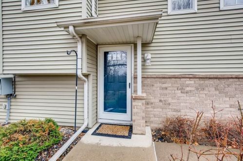 1713 Elm St, Saint Paul, MN 55110-4506