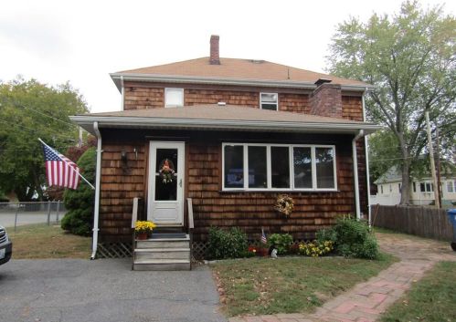 27 Almy St, Lincoln, RI 02865-3319