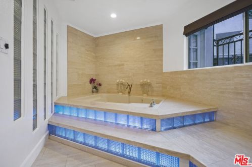 3511 Berry Dr, North Hollywood CA  91604-3862 exterior