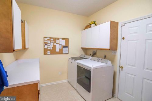 160 Manor Dr, Edinburg VA  22824-3579 exterior