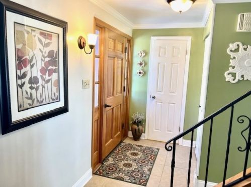 114 Oakhurst Rd, Pittsburgh PA  15215-1452 exterior