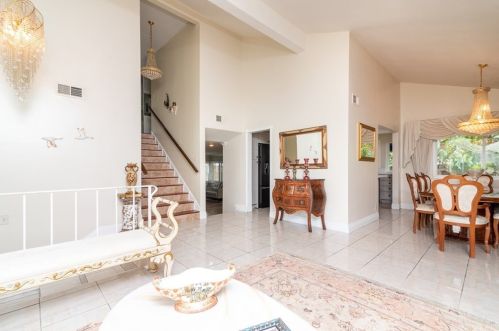 11351 Anegada St, Cypress, CA 90630-5330