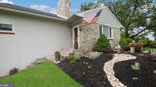 446 Maple Ave, Southampton, PA 18966-3564