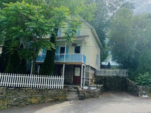 4 Bishop Ct, United States Coast Guard Ac CT  06320-5601 exterior