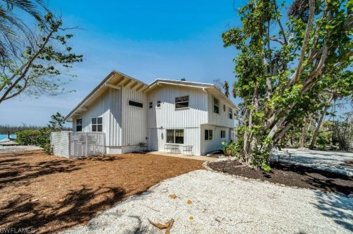 2629 Coconut Dr, Sanibel FL  33957-2005 exterior