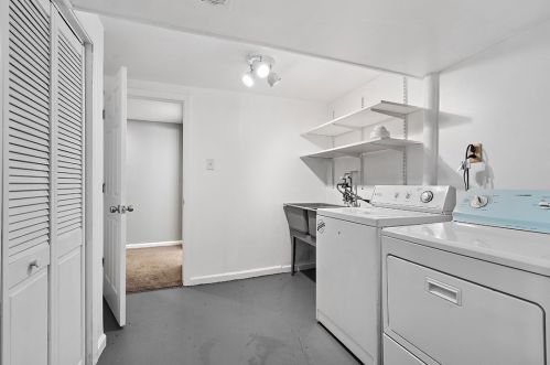 1664 Nash Ave, Pittsburgh PA 15235-2332 exterior