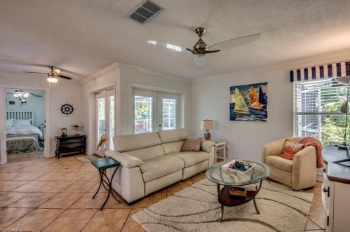 1139 13th Ter, Cape Coral FL  33990-3747 exterior