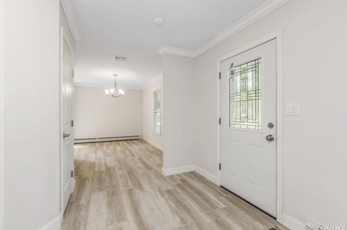 6 Autumn Dr, Mount Sinai NY  11766-2300 exterior