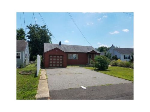 8 Avenue A, Helmetta, NJ 08828-1242