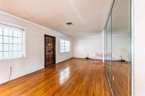 60 Olive Dr, Hialeah FL  33010-5212 exterior