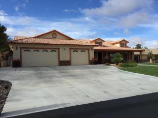 18011 Palm Dr, Hesperia, CA 92345-6967