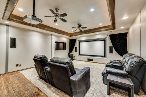 9427 Vis Cir, Irving TX  75063-5064 exterior