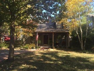 208 Cassingham Rd, Columbus, OH 43209-1490
