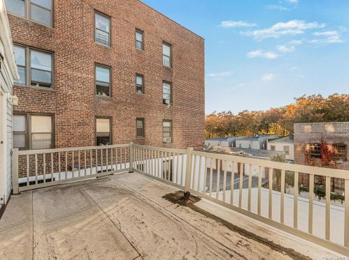 3241 Barker Ave, Bronx NY  10467-6301 exterior