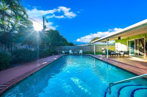 702 Sunshine Dr, Delray Beach, FL 33444-1723