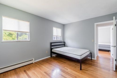 21 Greenfield St, Waterford CT  06385-3907 exterior