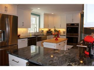48 Hillston Rd, Bridgeport, CT 06611-5231